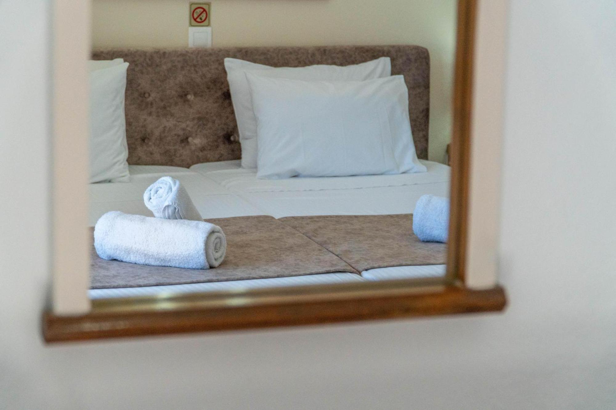 Angela Hotel & Apartments Gouviá Extérieur photo