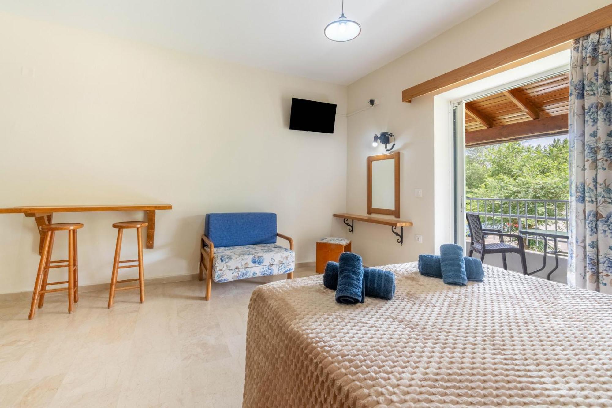 Angela Hotel & Apartments Gouviá Extérieur photo