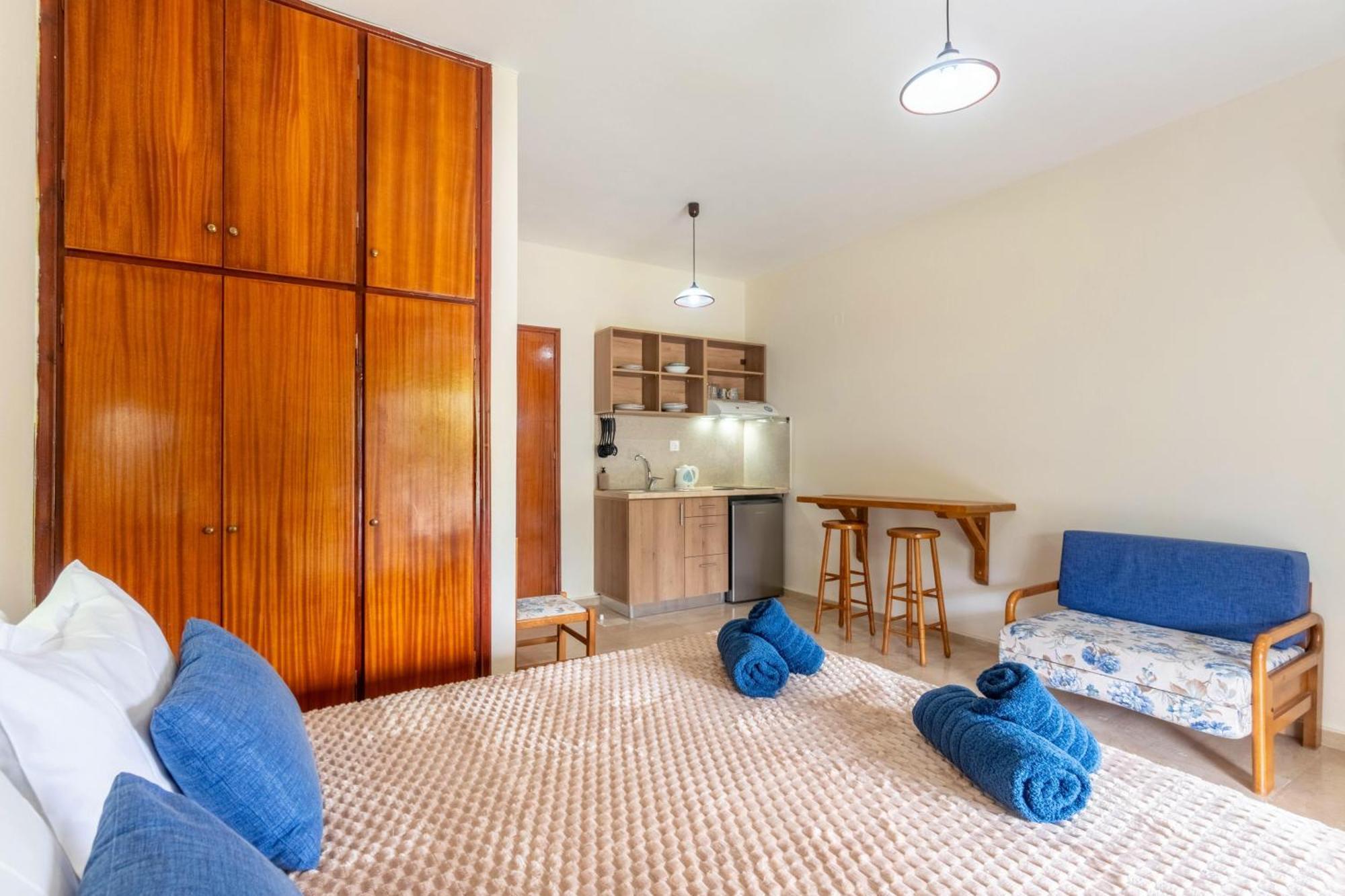 Angela Hotel & Apartments Gouviá Extérieur photo