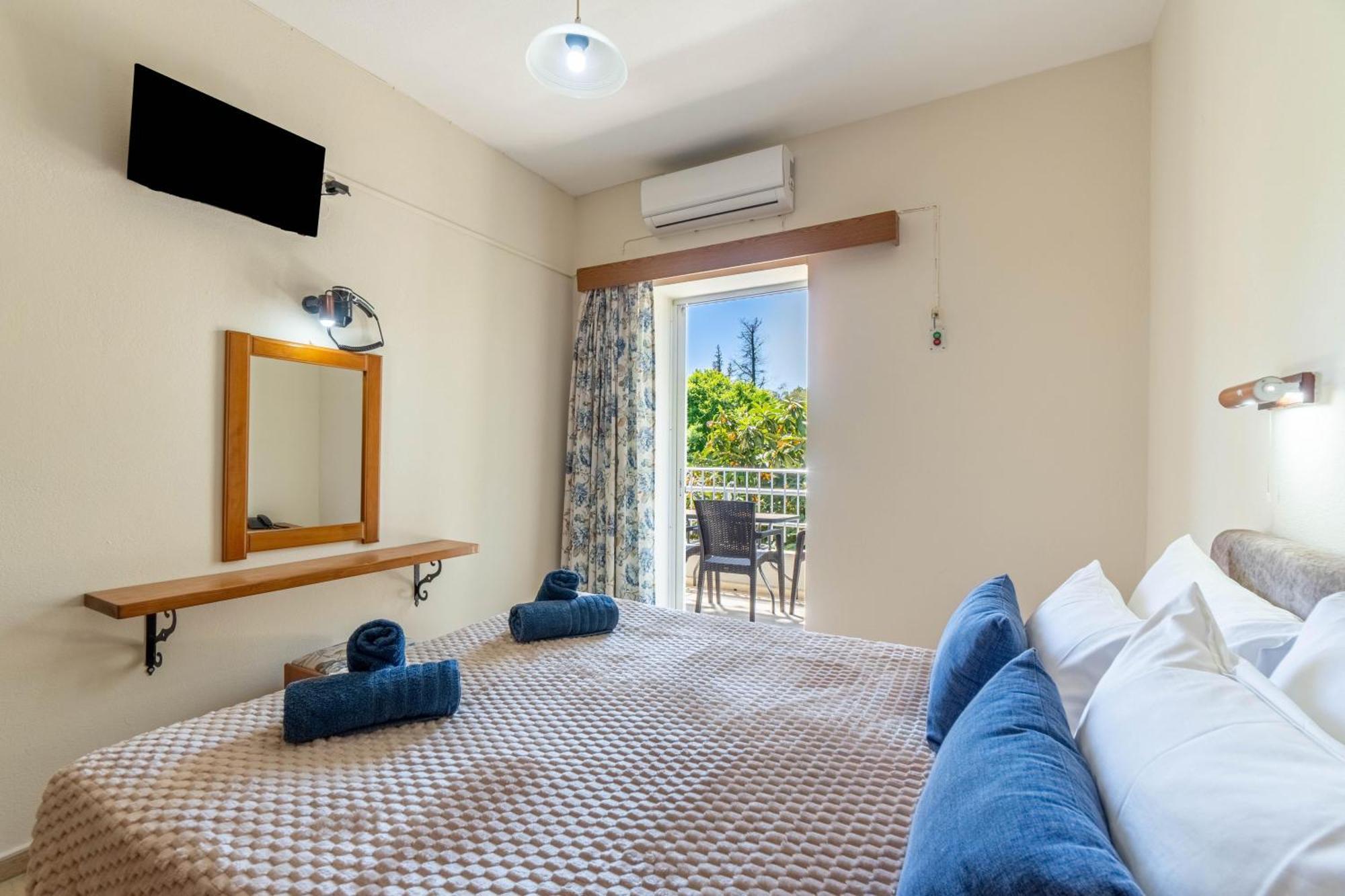 Angela Hotel & Apartments Gouviá Extérieur photo