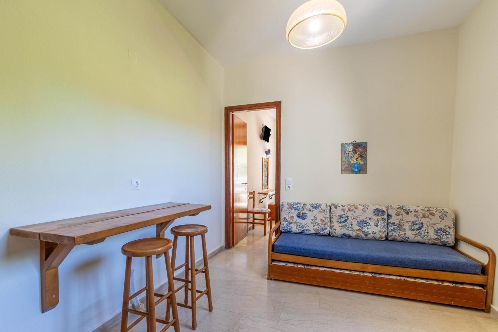 Angela Hotel & Apartments Gouviá Extérieur photo
