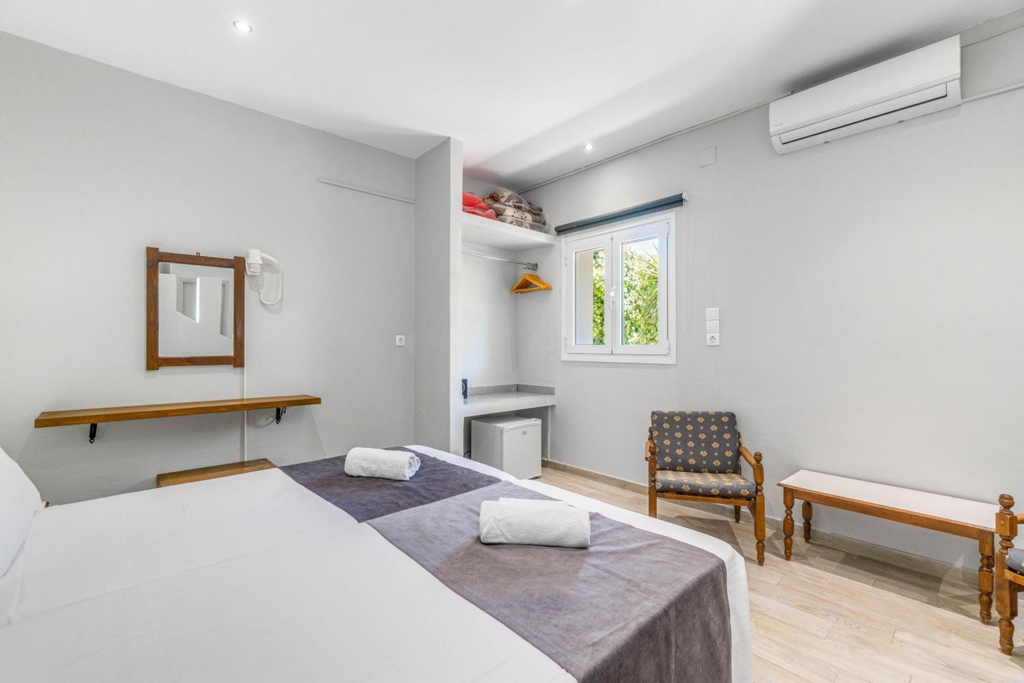 Angela Hotel & Apartments Gouviá Extérieur photo