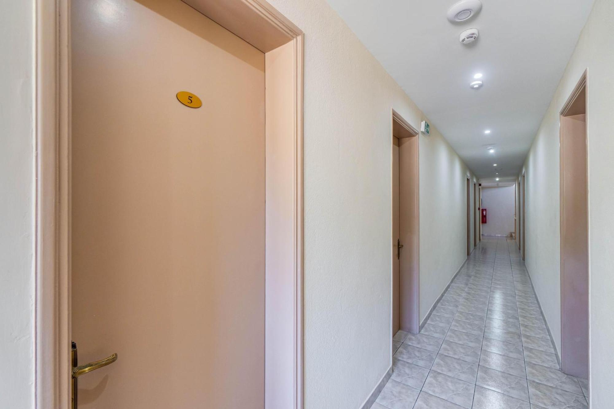 Angela Hotel & Apartments Gouviá Extérieur photo