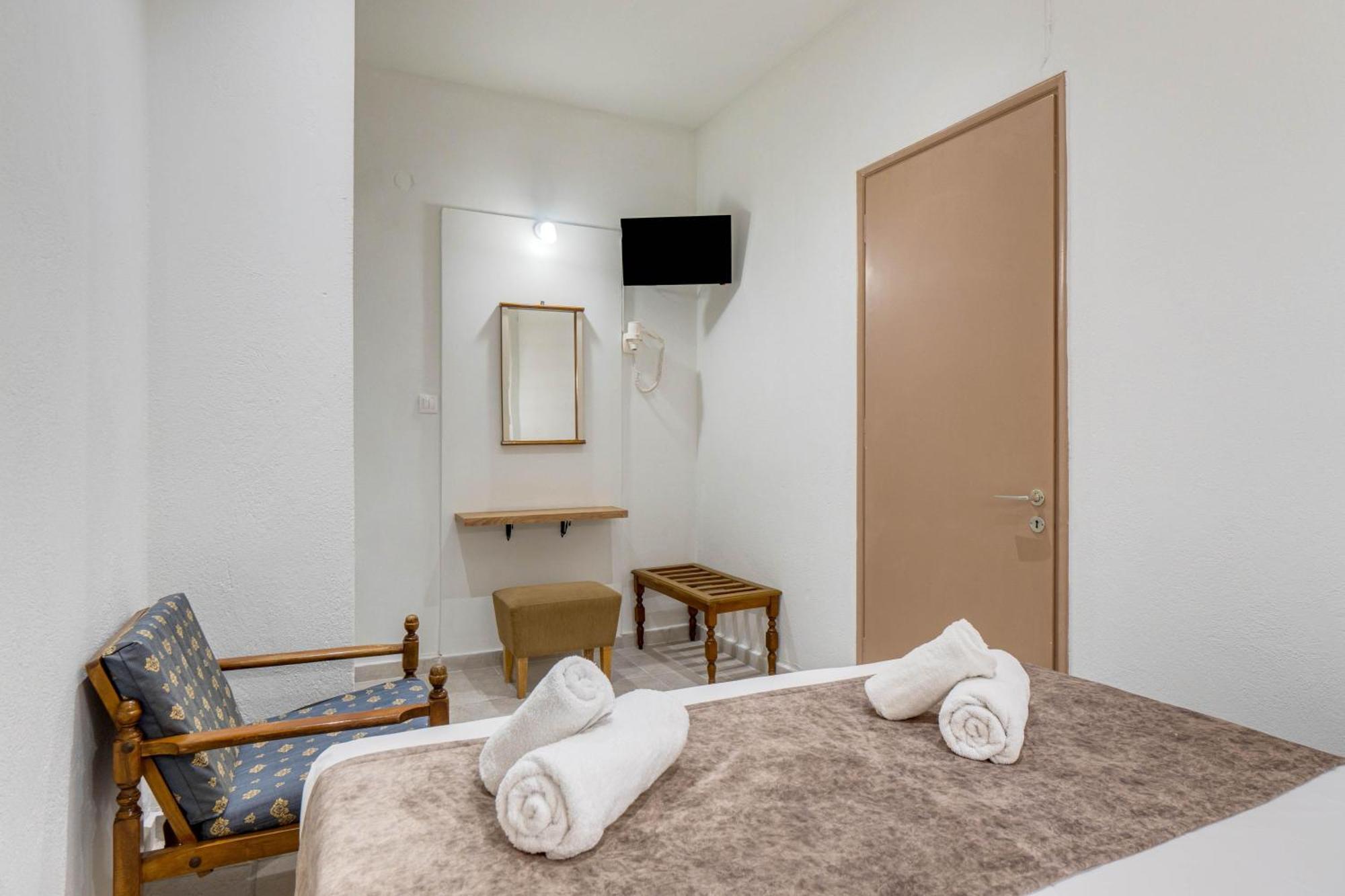 Angela Hotel & Apartments Gouviá Extérieur photo